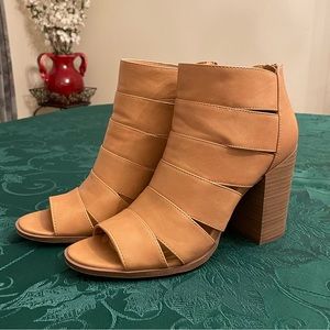 Report Blanche Tan Wide Strap Ankle Bootie - Size 8.5
